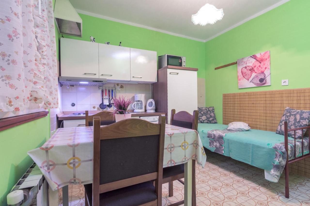Apartments With A Parking Space Pula - 16053 エクステリア 写真